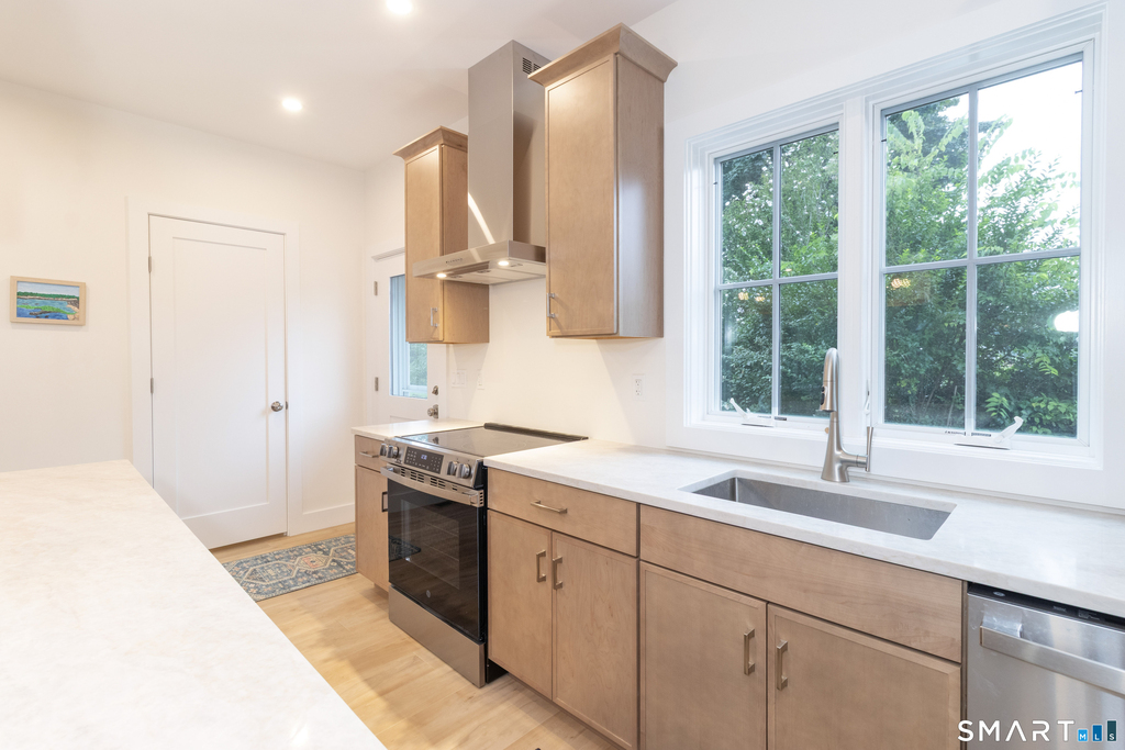 77 Reeves Avenue - Photo 12
