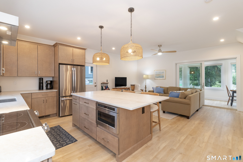 77 Reeves Avenue - Photo 9