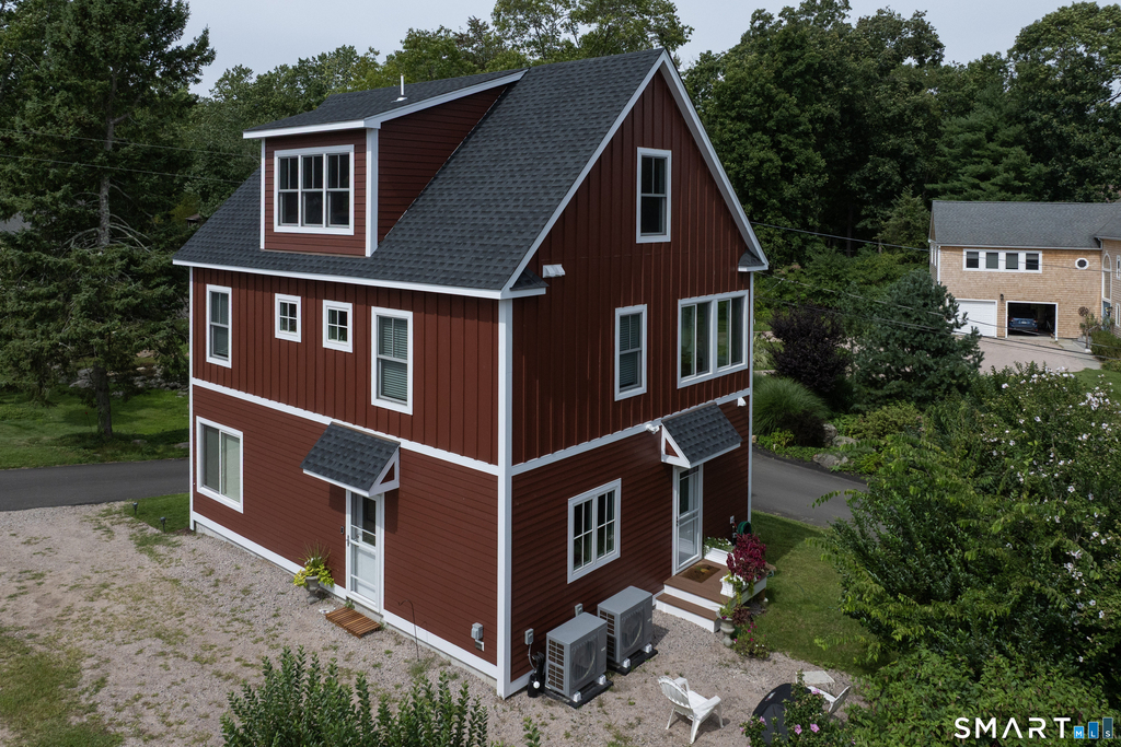 77 Reeves Avenue - Photo 2