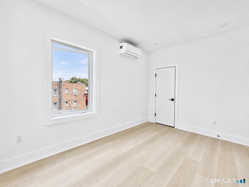77 Ely Avenue - Photo 4