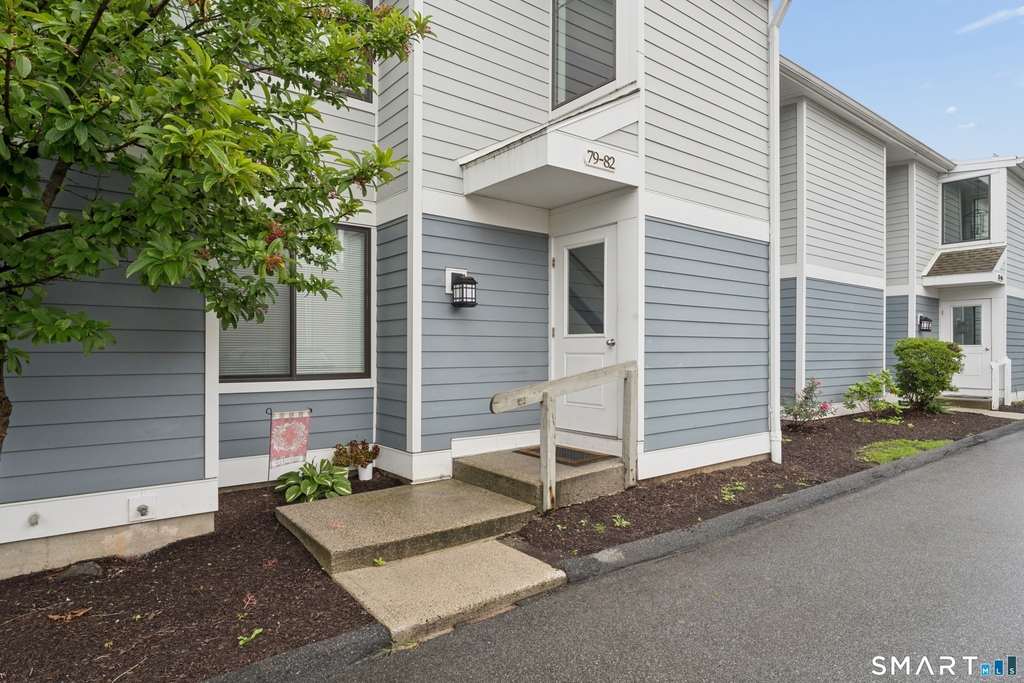 82 Olcott Way - Photo 0