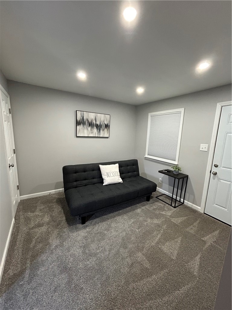 1061 Park Ave - Photo 7