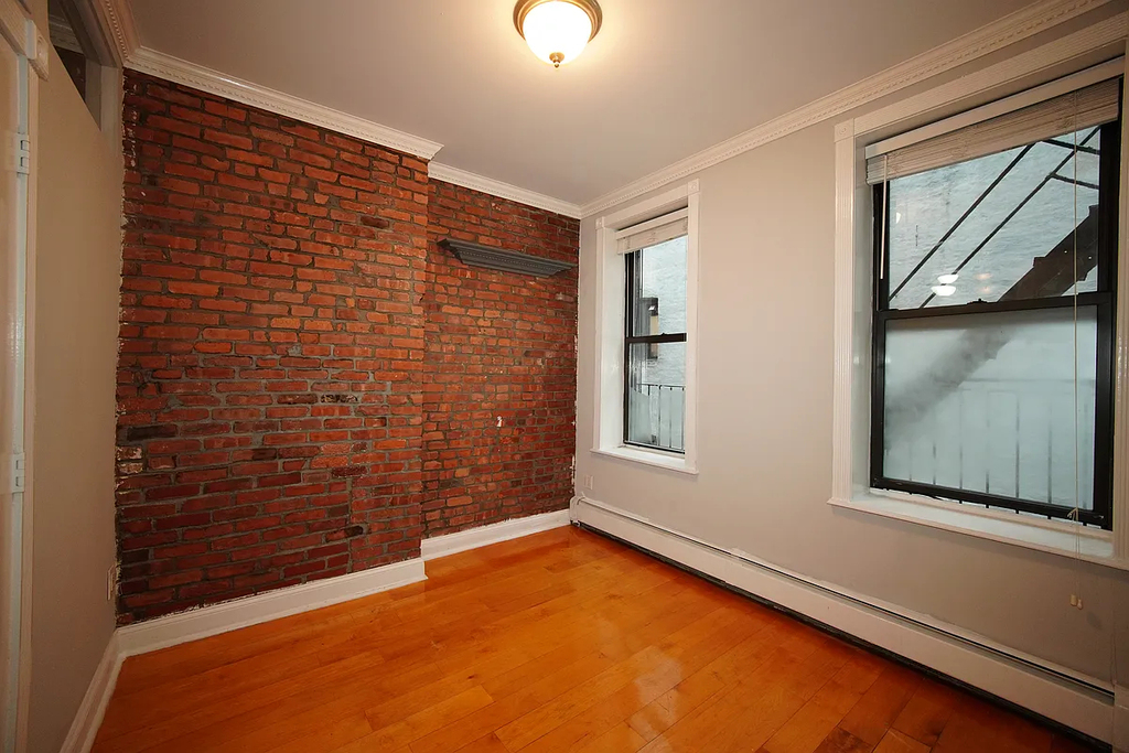 410 East 13th Street - Photo 4