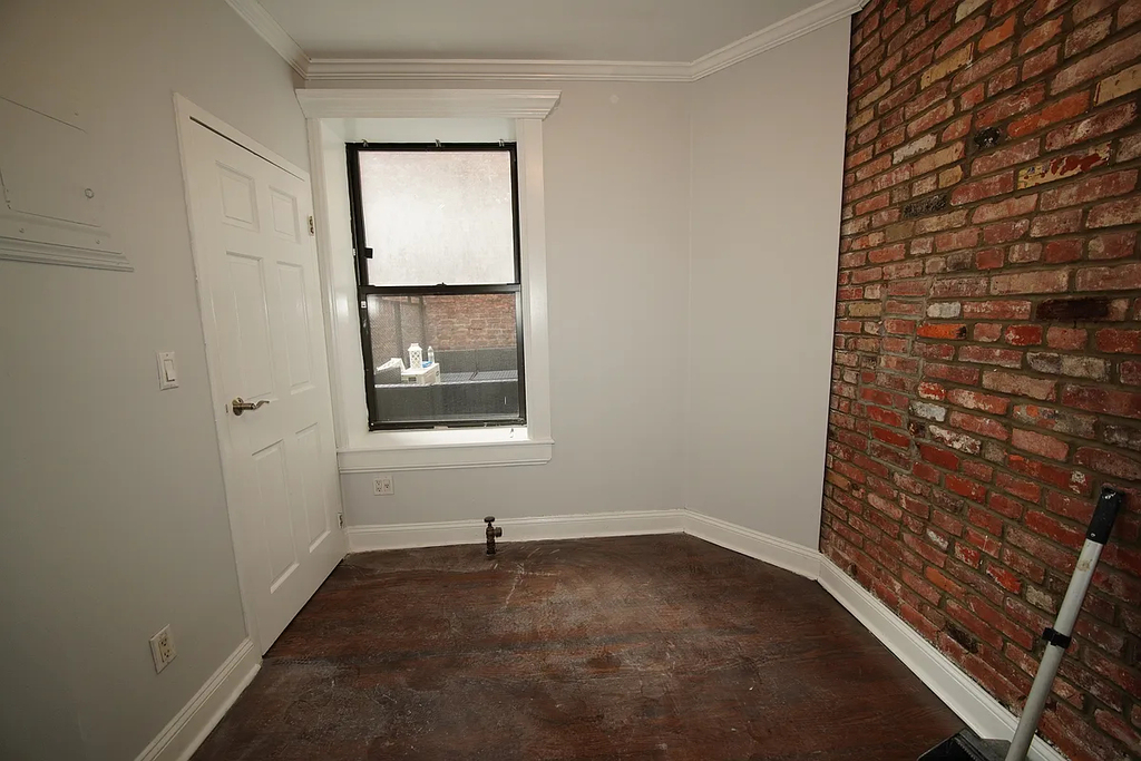 410 East 13th Street - Photo 3