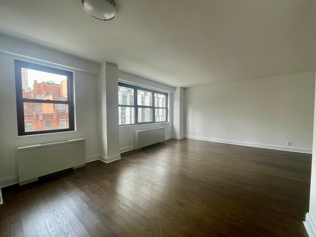 East 89th St - Photo 0