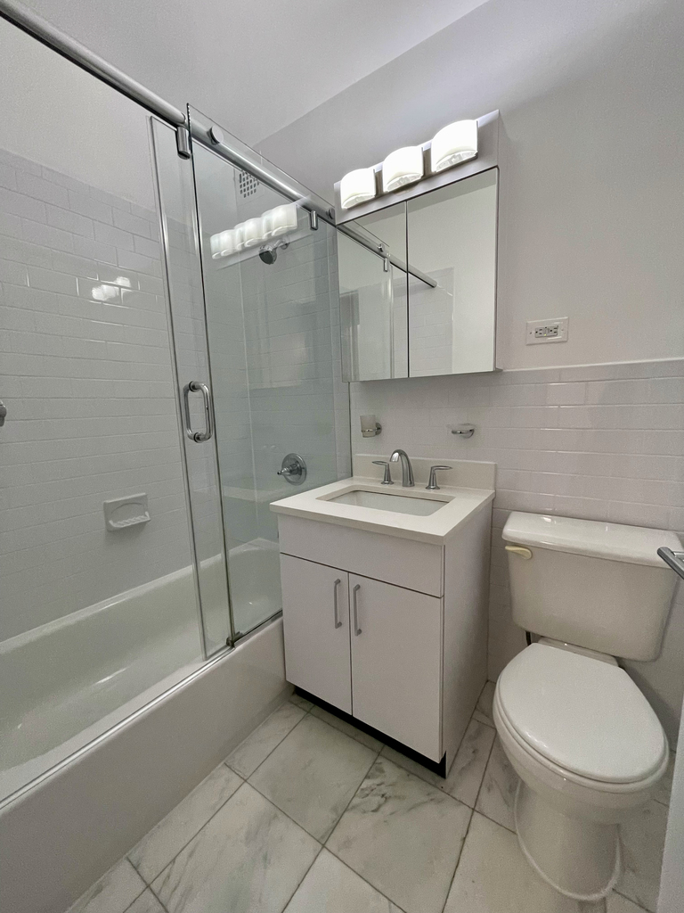 East 89th St - Photo 10
