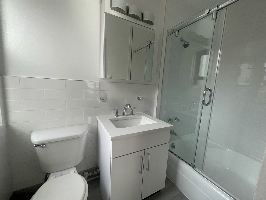 East 89th St - Photo 6