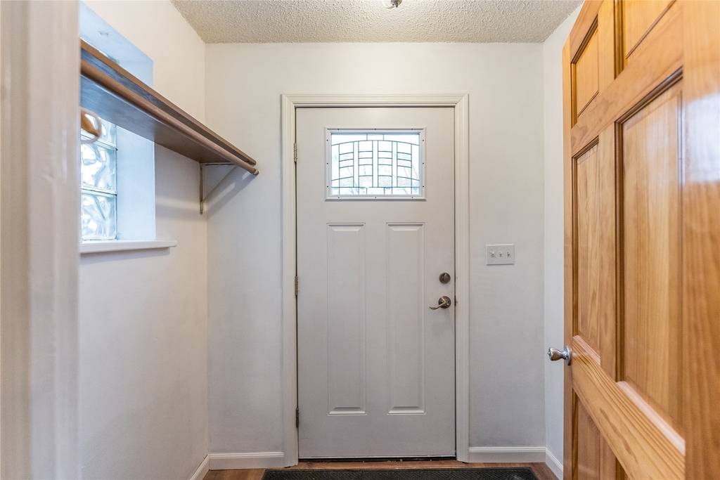 9578 Vestal Parkway West - Photo 2