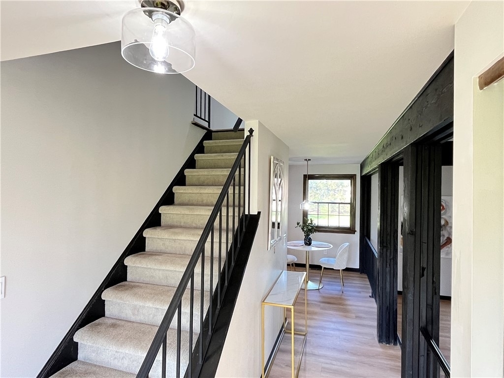 100 Drumlin View Drive - Photo 4