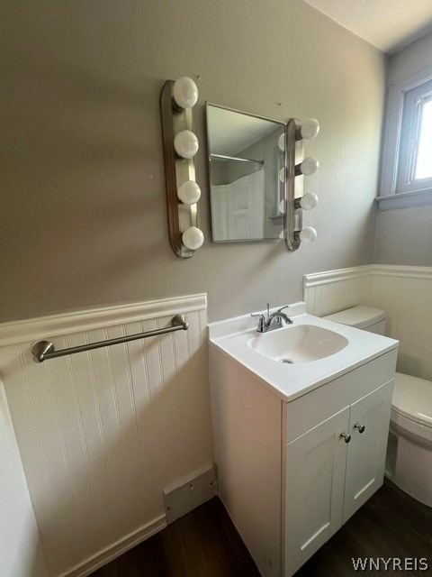 512 Cayuga Road - Photo 3