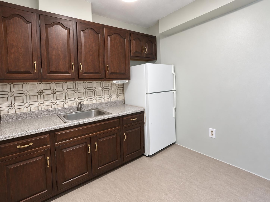 2511 Cruger Avenue - Photo 5