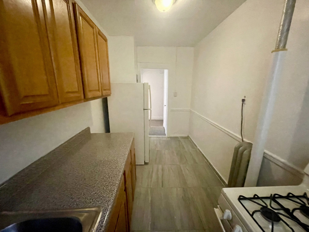 2511 Cruger Avenue - Photo 4