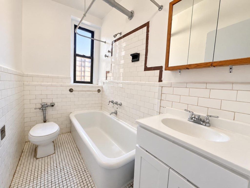 2511 Cruger Avenue - Photo 15