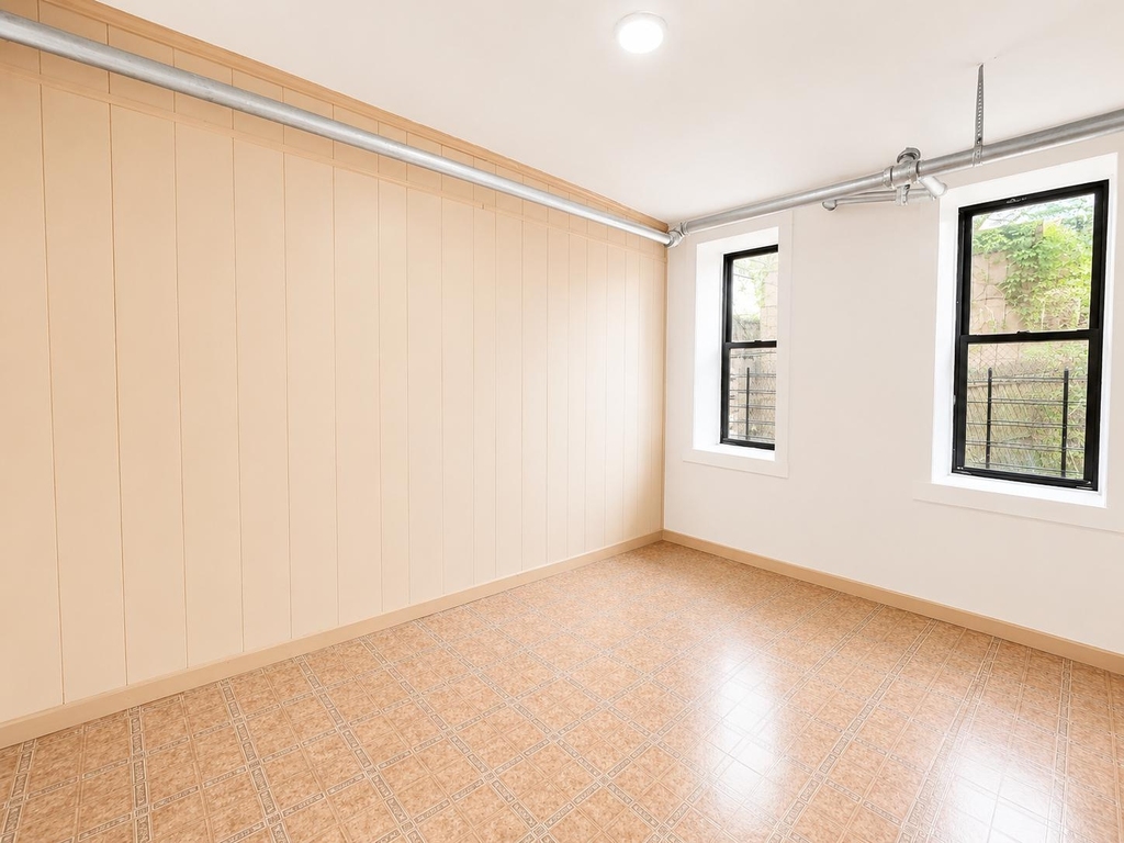 2511 Cruger Avenue - Photo 8