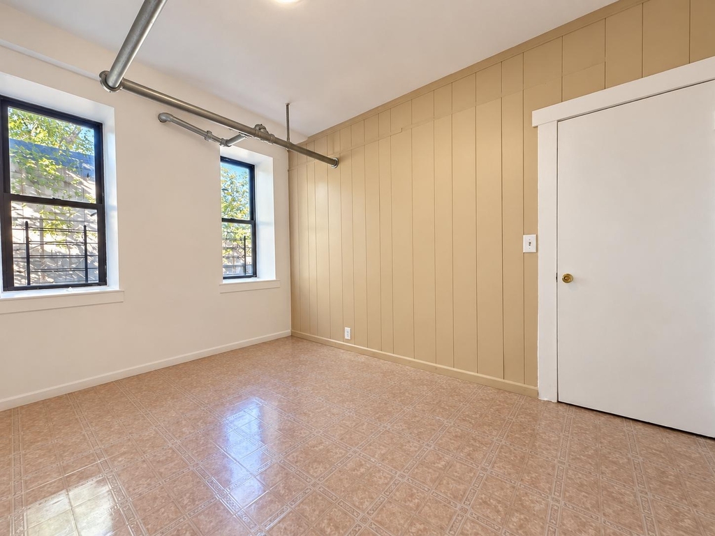 2511 Cruger Avenue - Photo 13