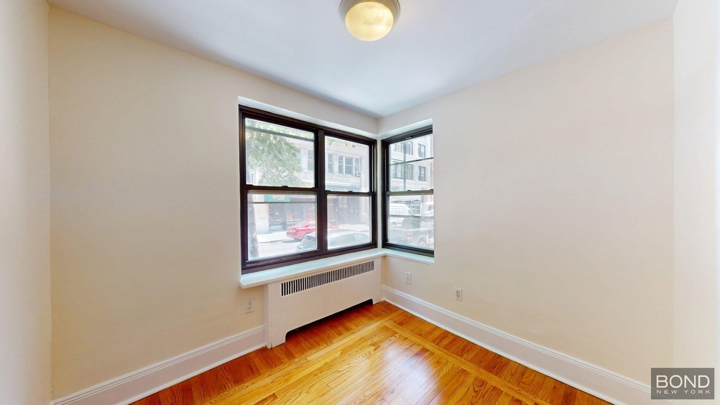 East 24th Street - Photo 2