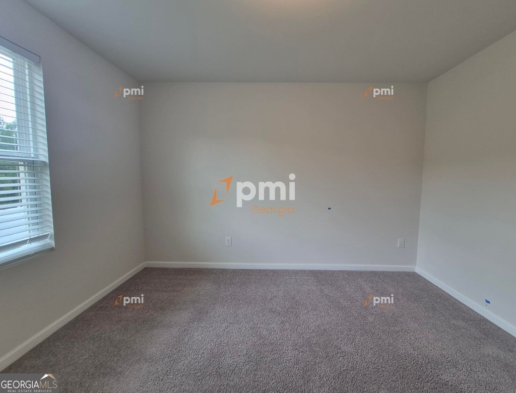 712 Maddux Drive - Photo 6
