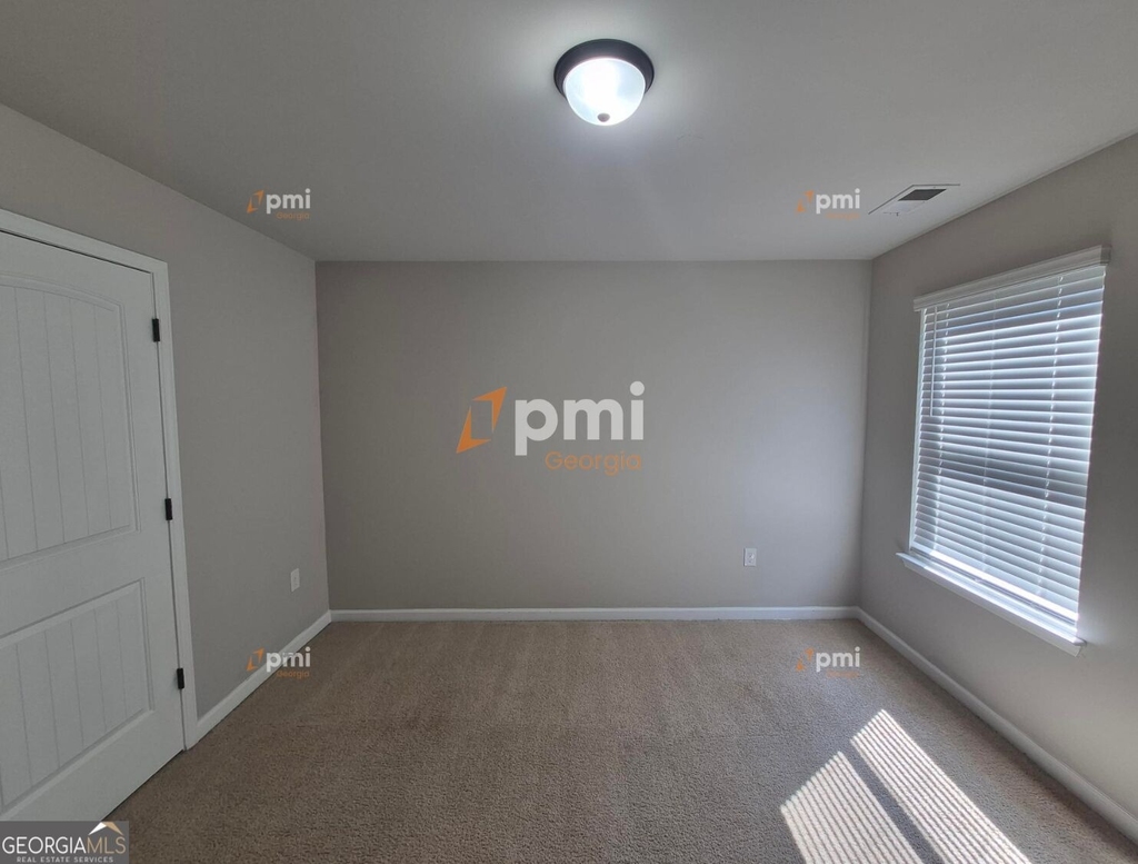 5051 Pioneer Parkway - Photo 8