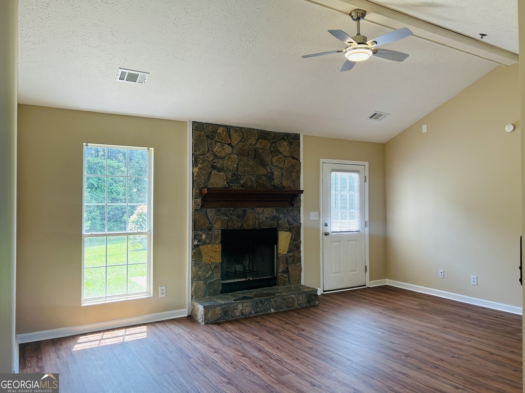 210 Shamrock Way - Photo 4