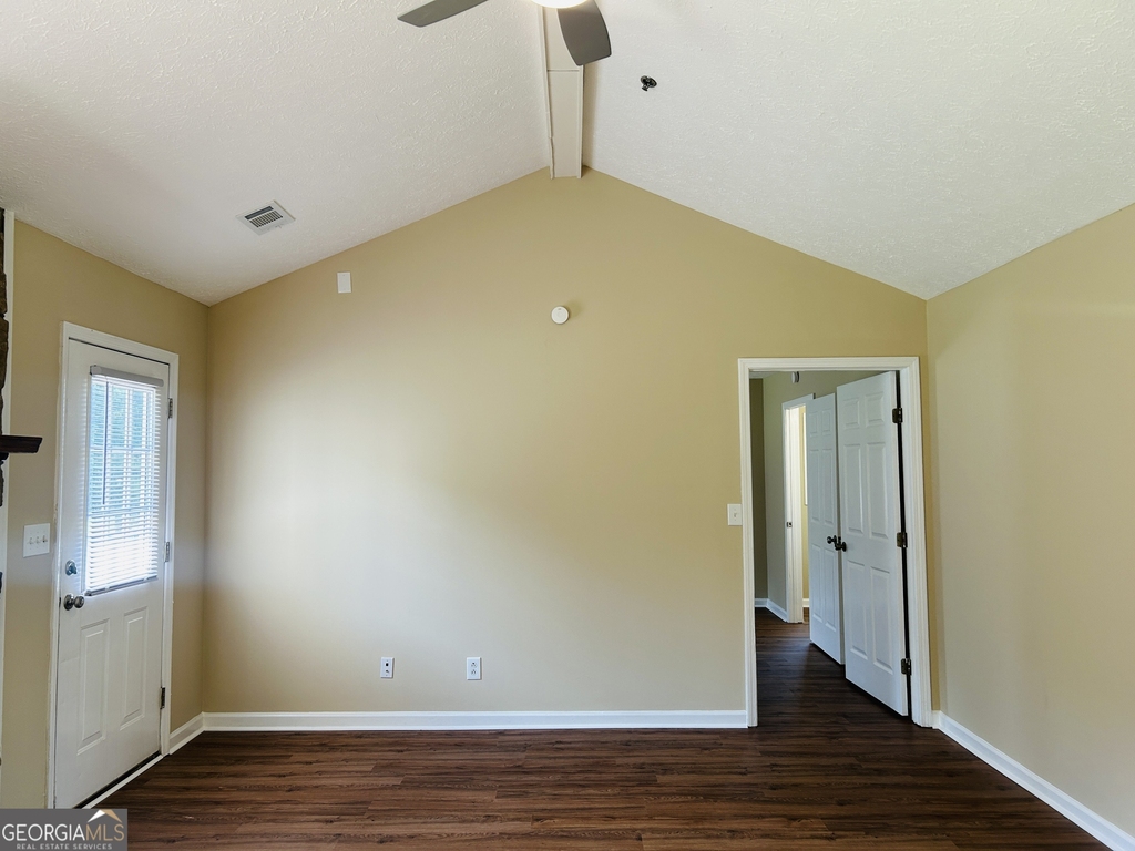 210 Shamrock Way - Photo 5