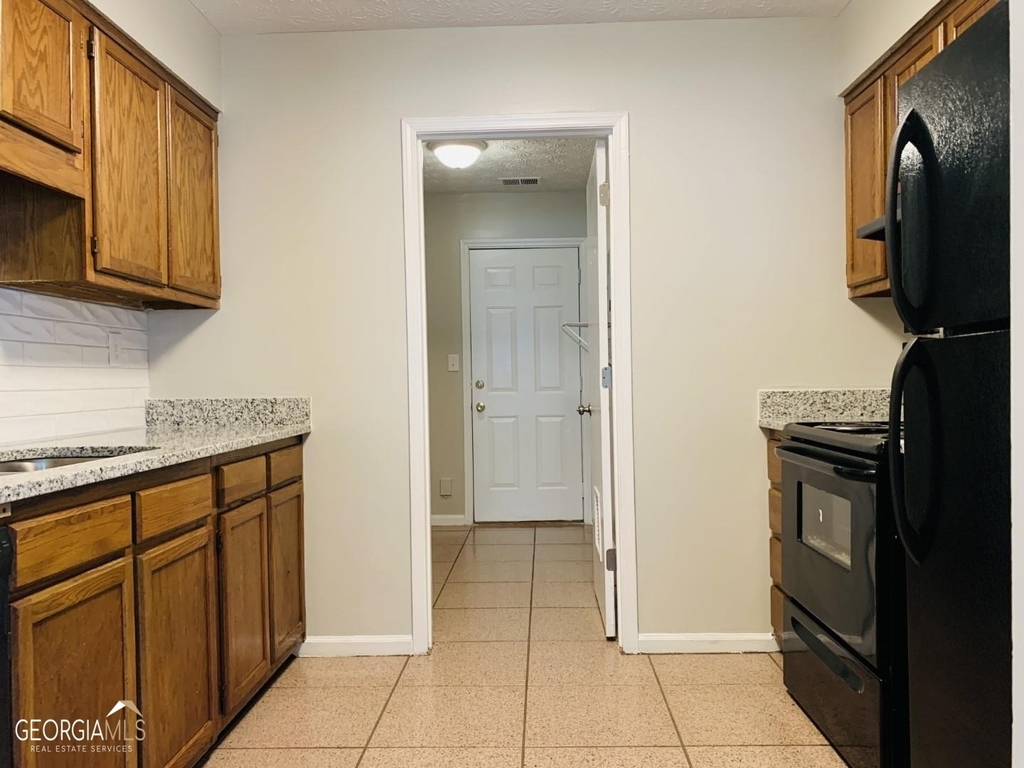 140 Pine Terrace - Photo 4
