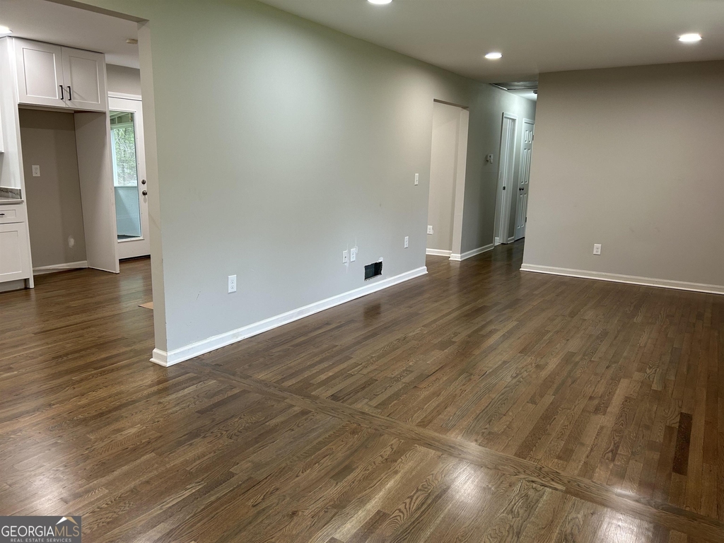 720 Jewel Place - Photo 2