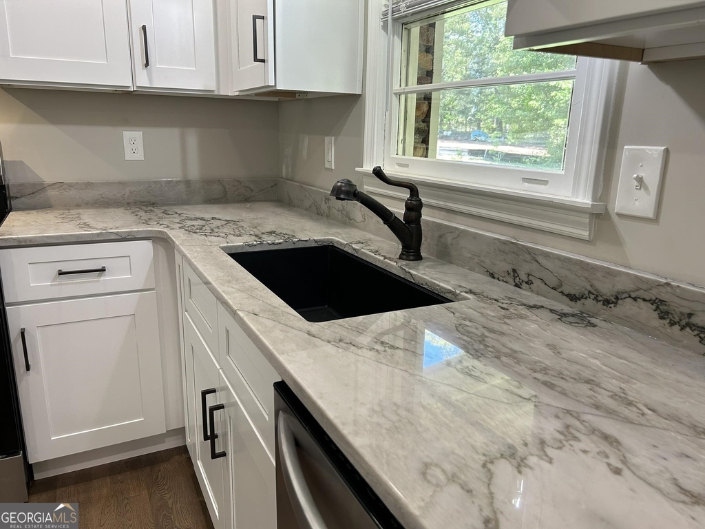 720 Jewel Place - Photo 8