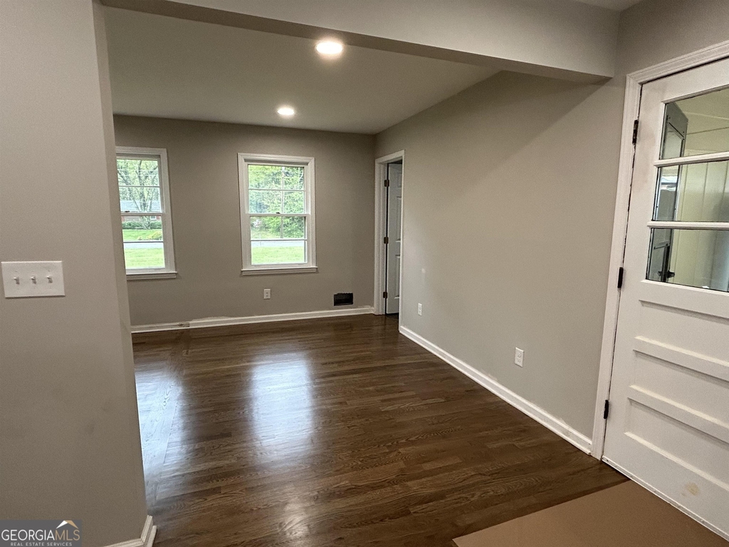 720 Jewel Place - Photo 3