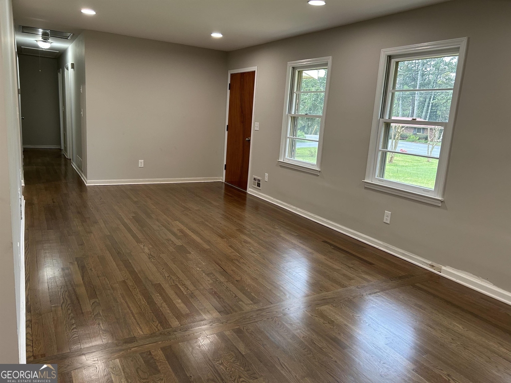 720 Jewel Place - Photo 1