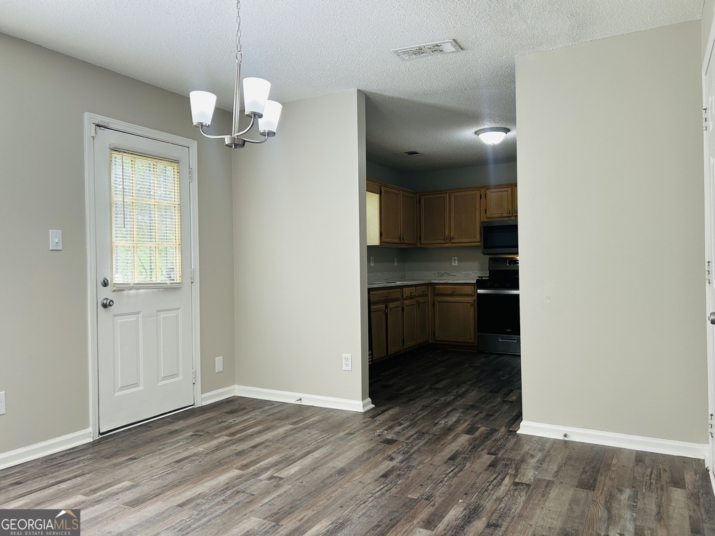 7018 New Dale Road - Photo 9