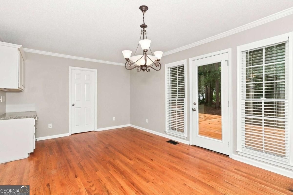 318 Magnolia Drive - Photo 4