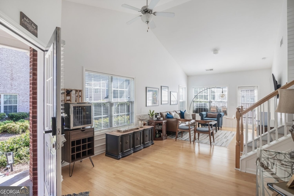 1802 Willow Branch Lane - Photo 2