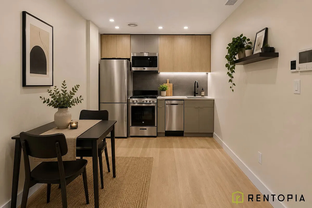 302 Graham Avenue 1A - Photo 2
