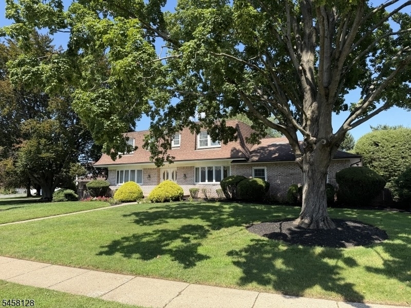 7 Glendale Ln - Photo 0