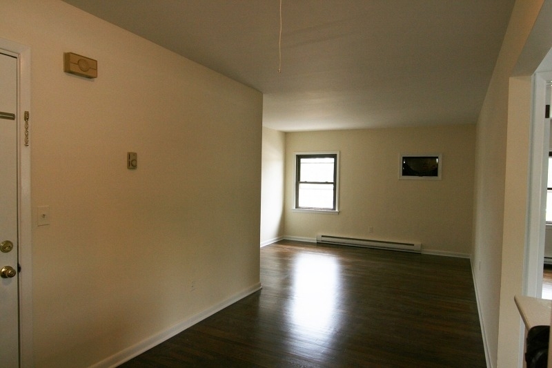 1419 Stuyvesant Ave - Photo 0