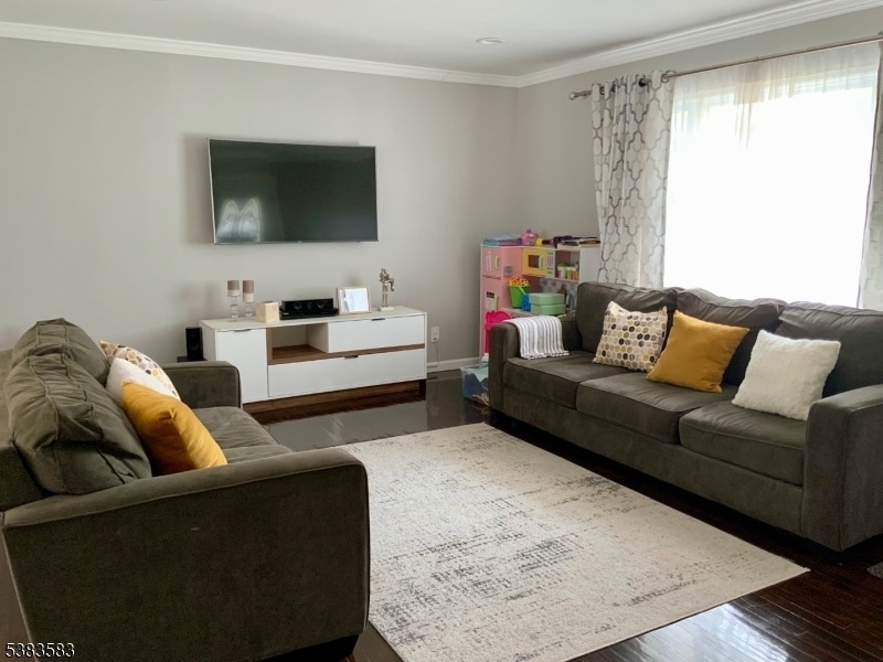 26 Winthrop Rd - Photo 1