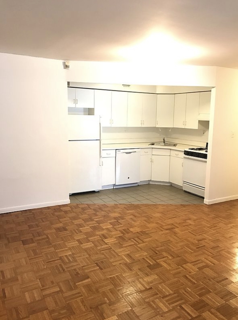 123-20 82nd Avenue - Photo 0