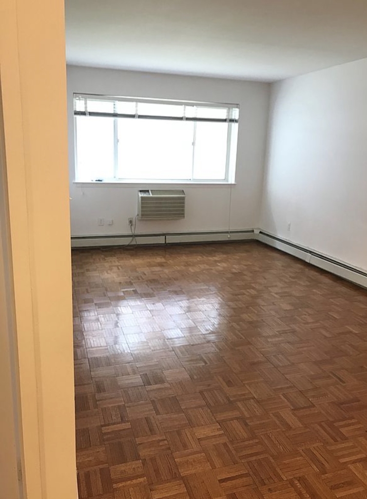 123-20 82nd Avenue - Photo 2