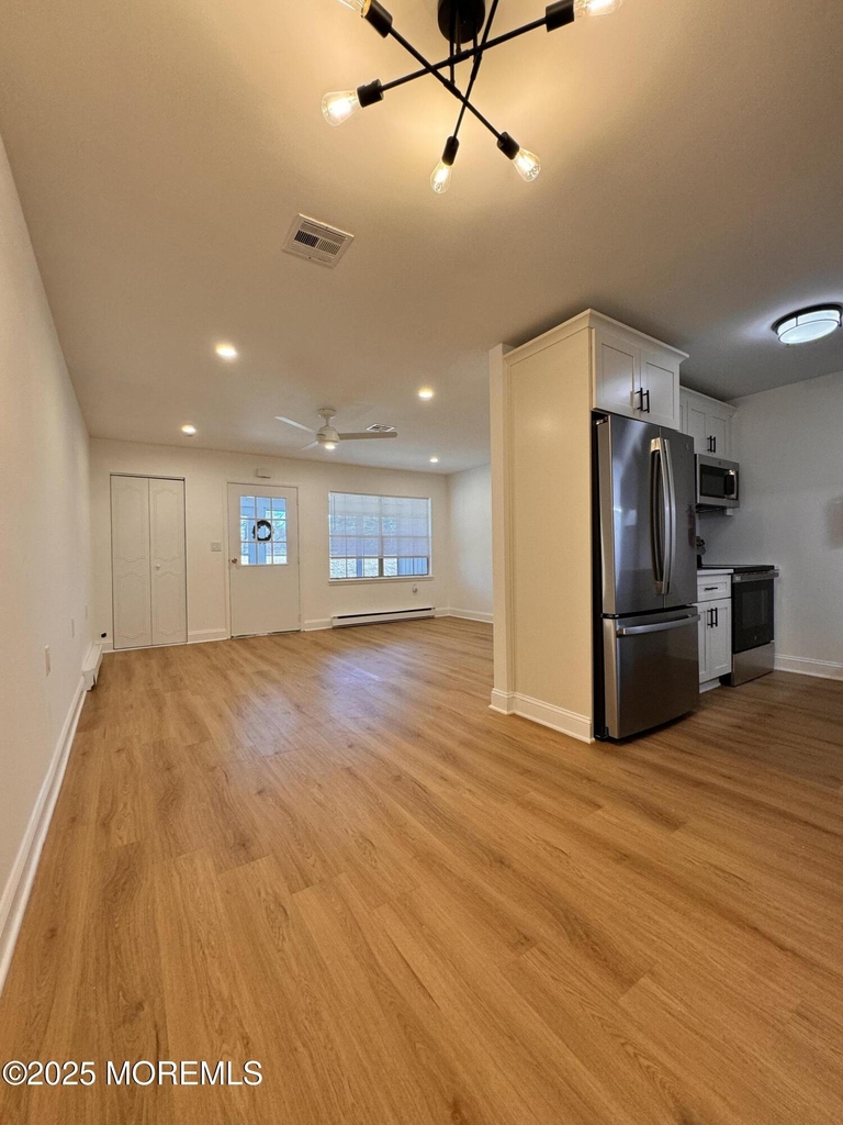 878 Balmoral Court - Photo 6