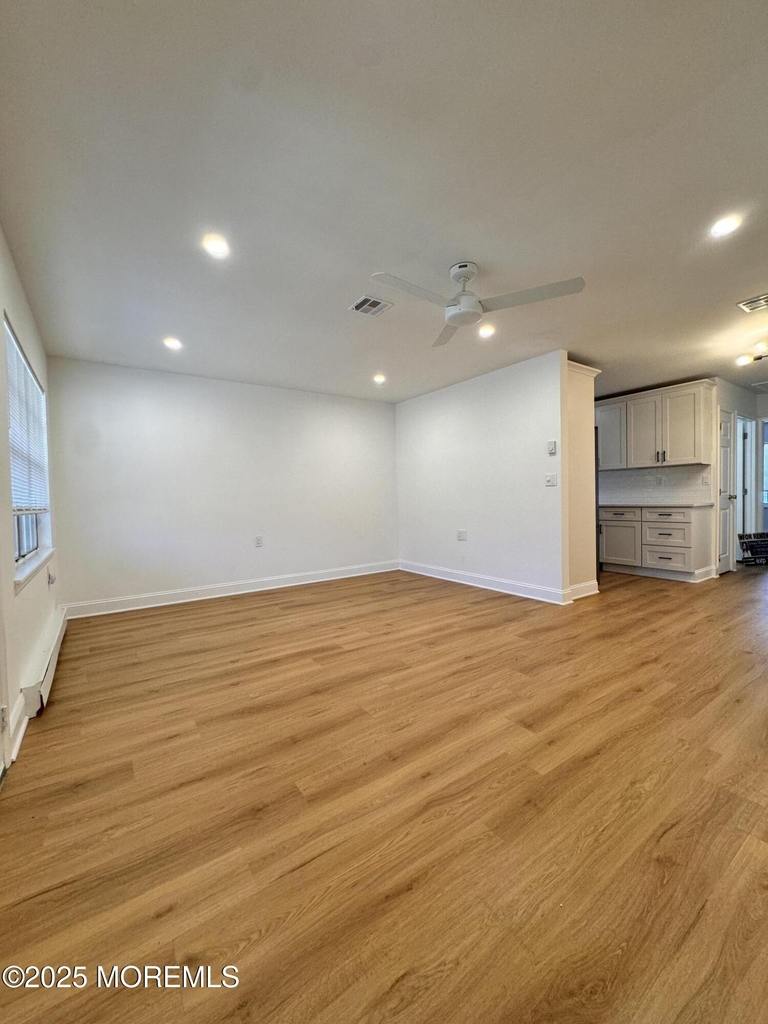878 Balmoral Court - Photo 3