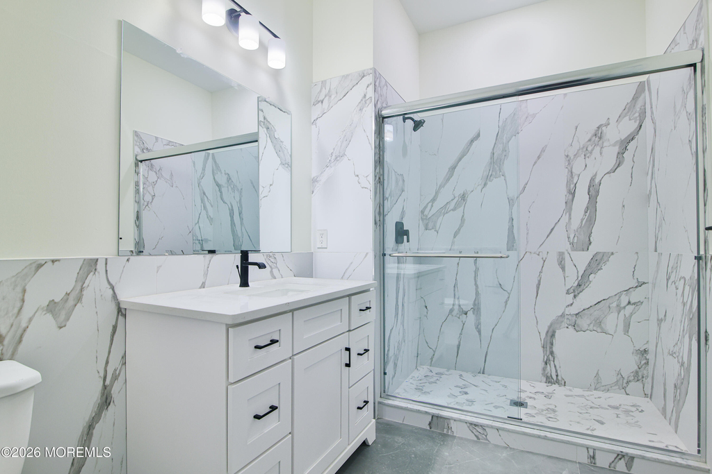 527 Bangs Avenue - Photo 4