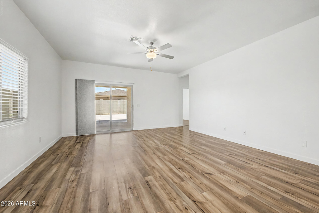 24564 W St Catherine Avenue - Photo 4