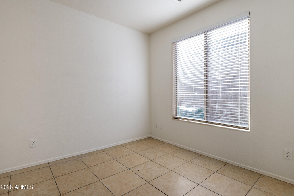 36496 W Pampoloma Avenue - Photo 18