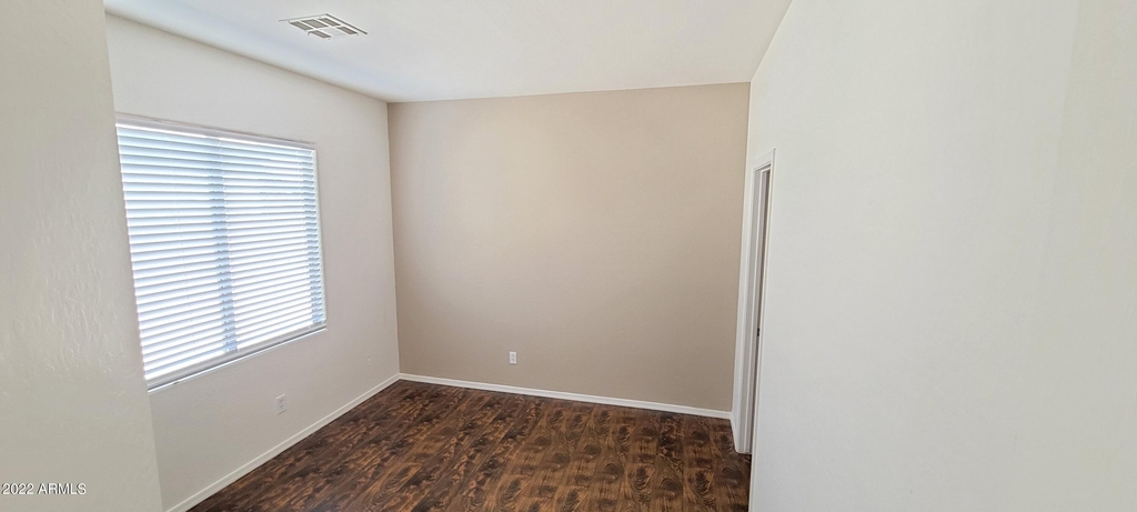 1414 E Bautista Road - Photo 4