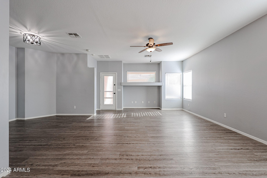 15301 N 138th Lane - Photo 7