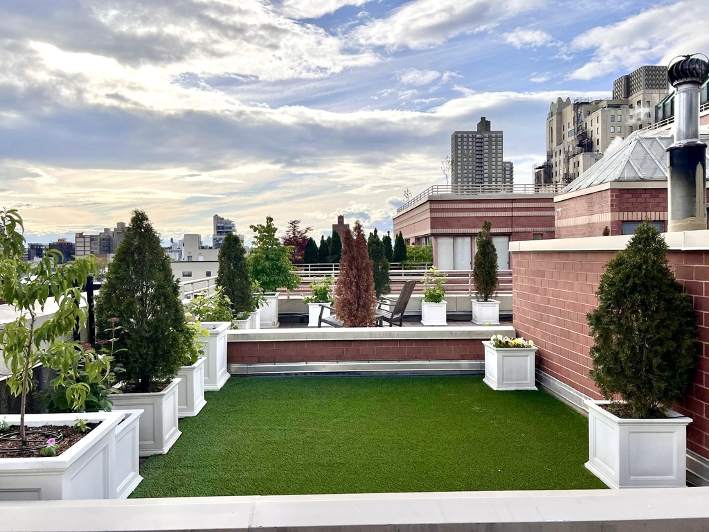 350 West 50th Street - Photo 10