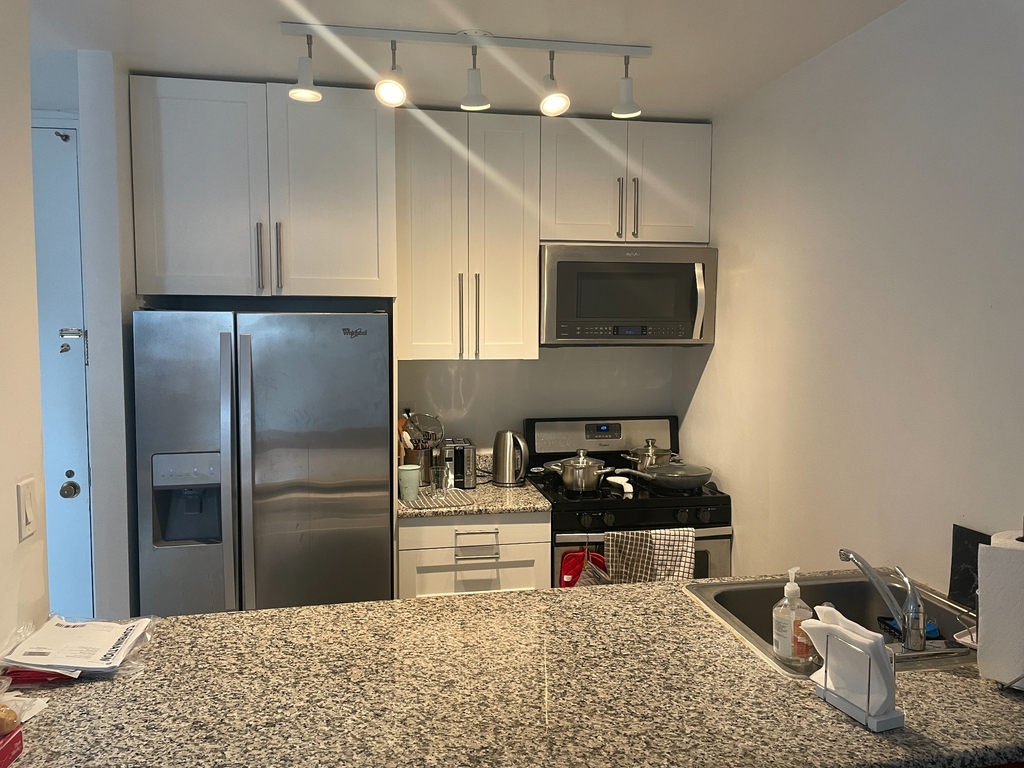 350 West 50th Street - Photo 7