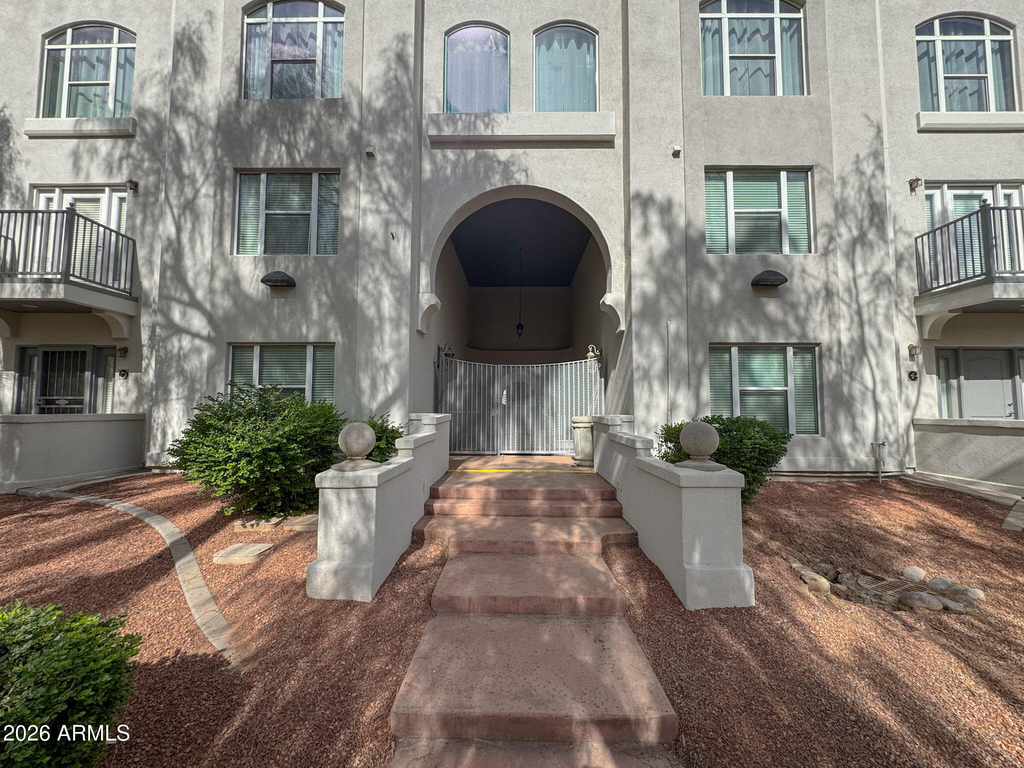 1081 W 1st Street - Photo 0