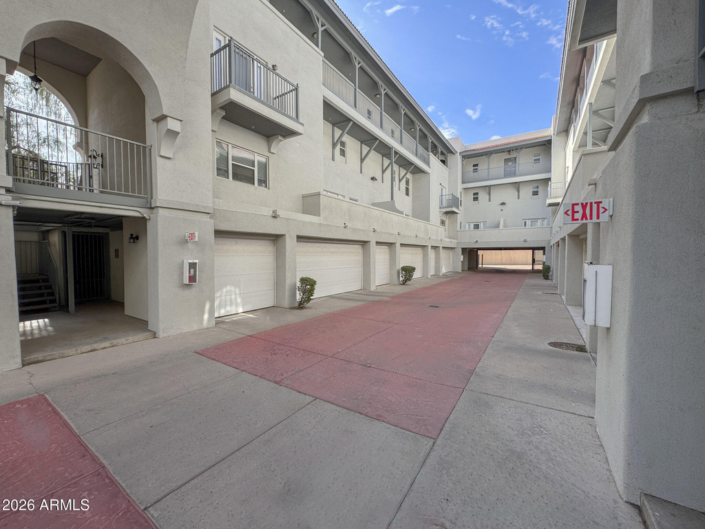 1081 W 1st Street - Photo 4