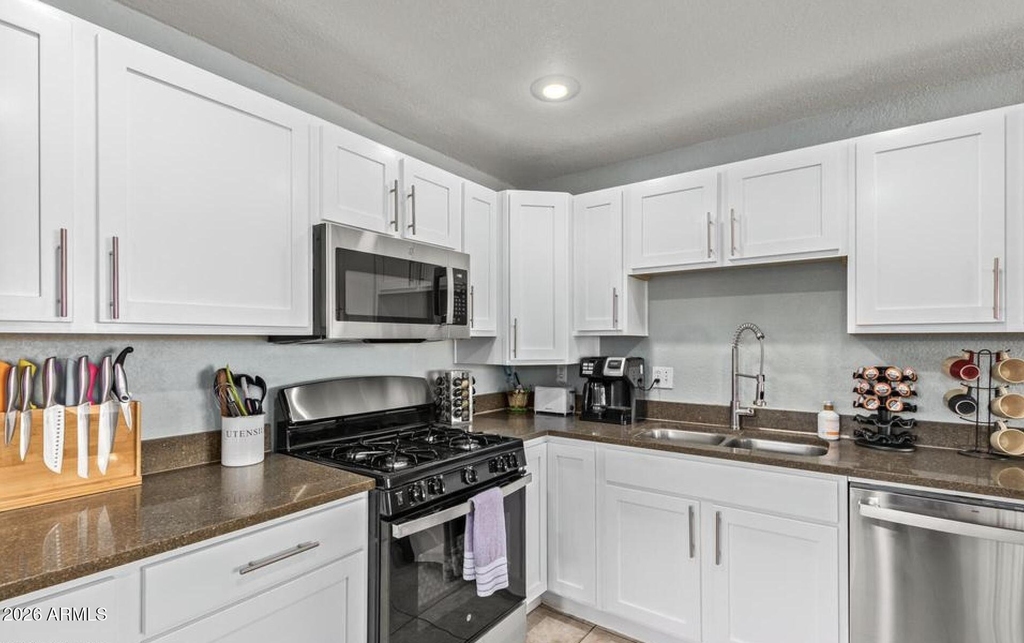 2031 E Orange Street - Photo 9